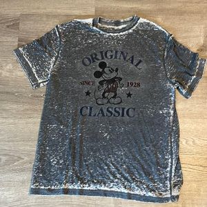 Vintage distressed Mickey Disney parks graphic shirt medium
